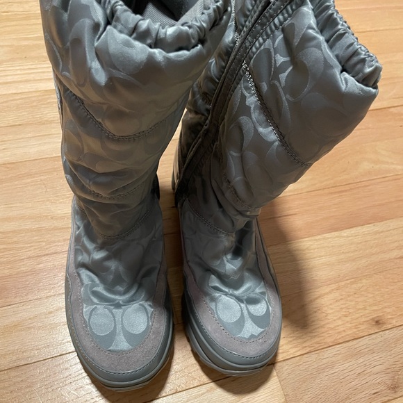Gray Coach snow boots. - Picture 3 of 6